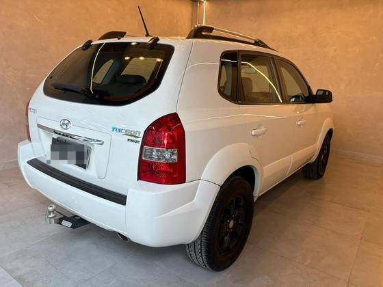 HYUNDAI TUCSON 2.0 MPFI GLS 16V 143CV 2WD FLEX 4P AUTOMÁTICO HYUNDAI TUCSON 2.0 MPFI GLS 16V 143CV 2WD FLEX 4P AUTOMÁTICO